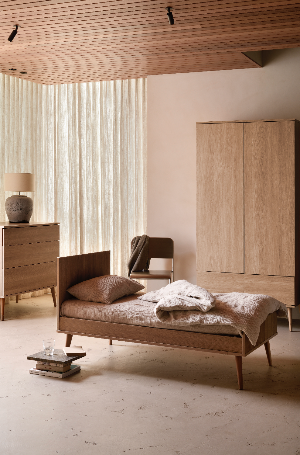 Flow Armoire - Honey Ash