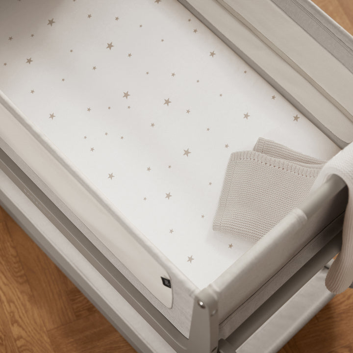 حزمة 2 ملاءات ملائمة - SnuzPod ومهد