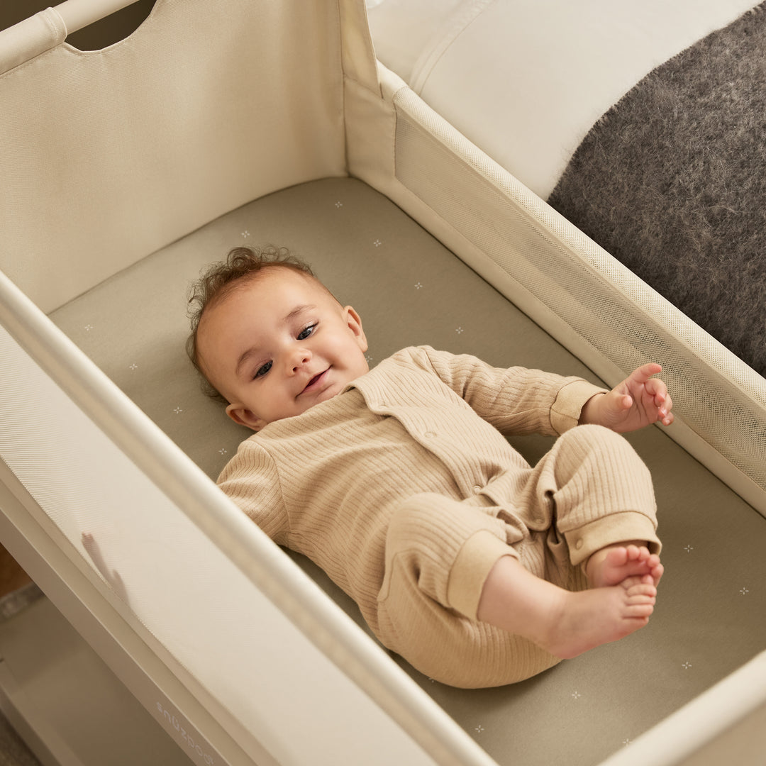 حزمة 2 ملاءات ملائمة - SnuzPod ومهد