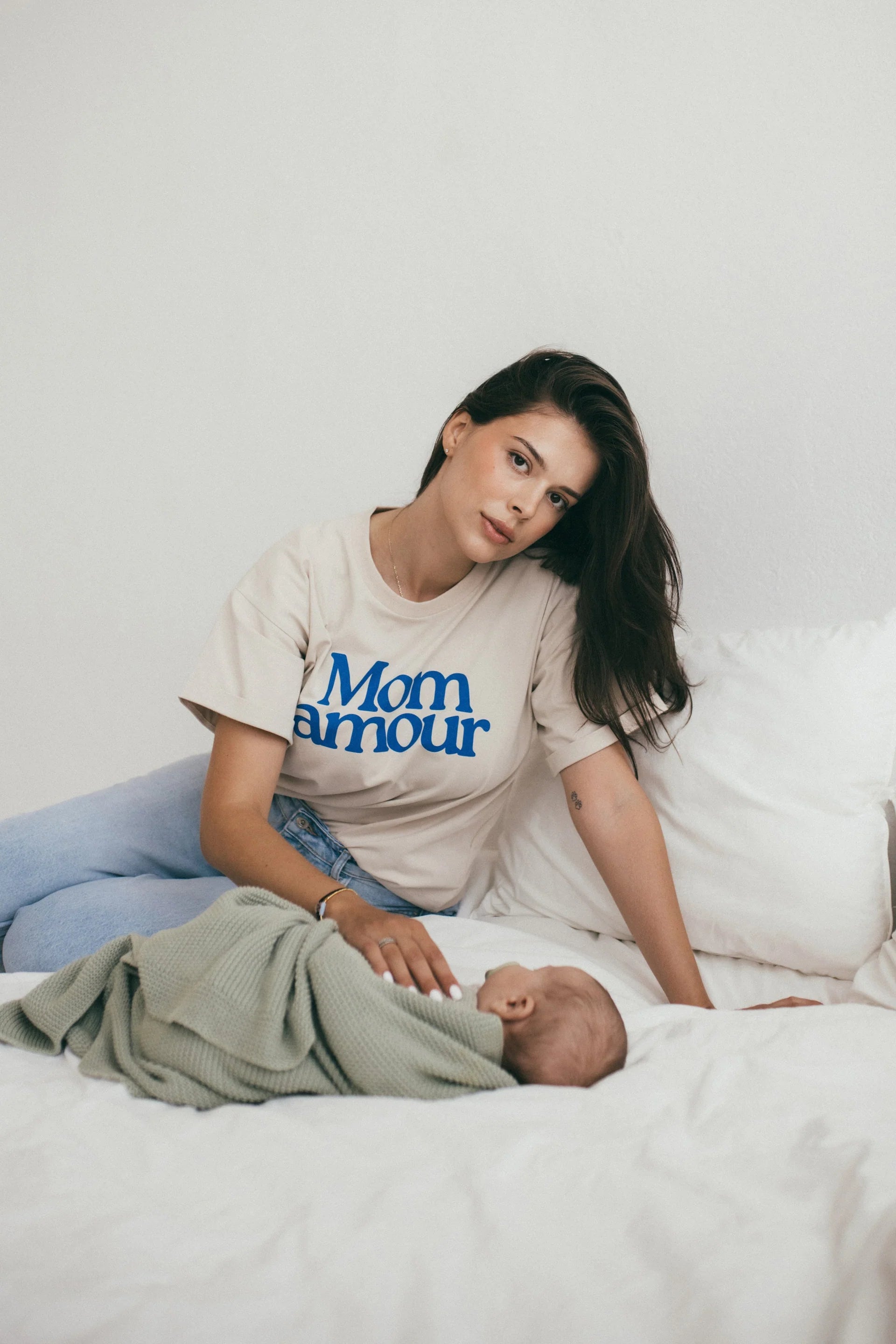 Miracle Makers T-Shirt - Mom Amour  - Hola BB